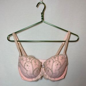 Victoria’s Secret 34DD lined demi bra